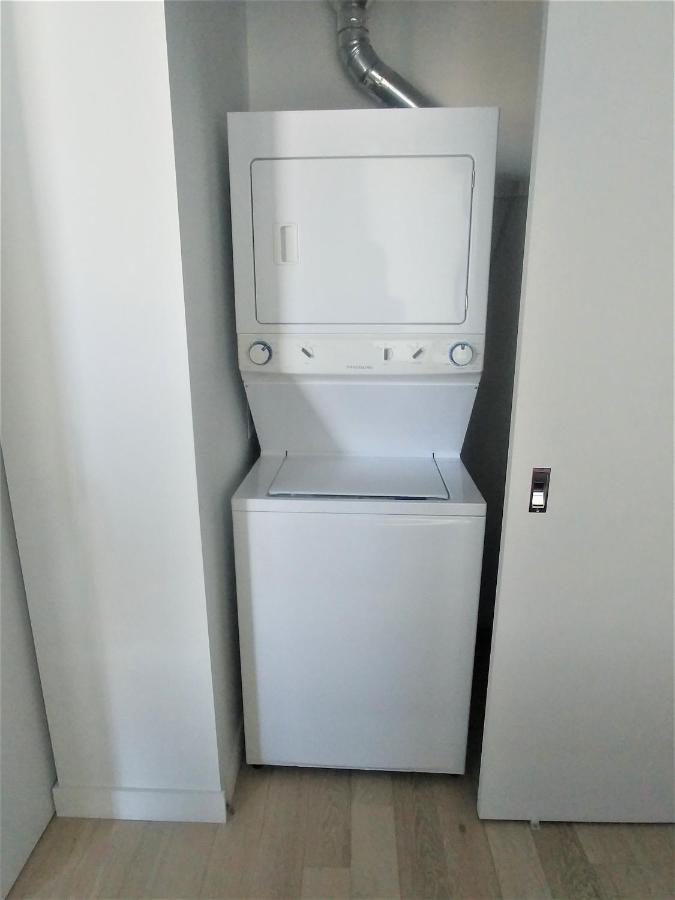 Luxury Skyline Condo In Downtown Free 24/7 Parking Winnipeg Ngoại thất bức ảnh